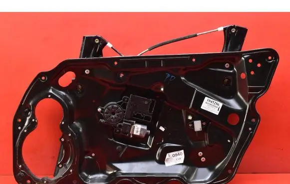 Volkswagen PASSAT CC Front door window regulator with motor 929909-100