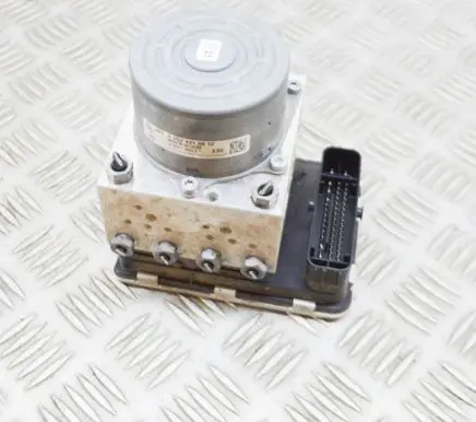 Mercedes-Benz C W205 ABS Pump 10022100414 A2539011600