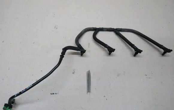 Ford S-MAX Fuel injector supply line/pipe 