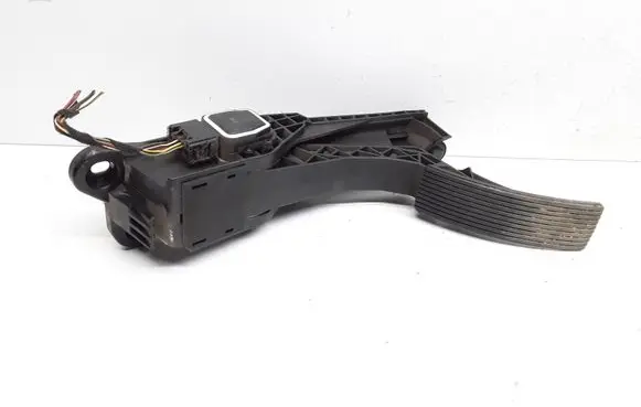 Mercedes-Benz ML W164 Accelerator throttle pedal A1643000004