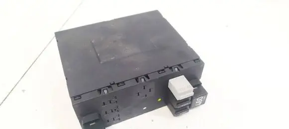 Volkswagen PASSAT B6 Fuse box set 3C0937049J F005V00530