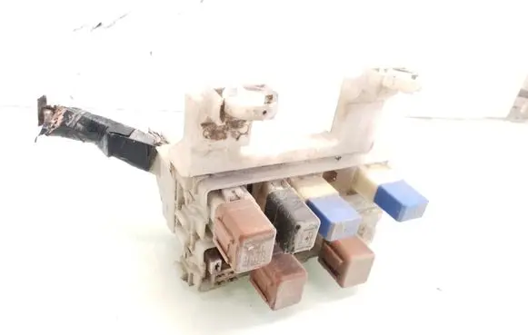 Nissan X-Trail T30 Fuse module