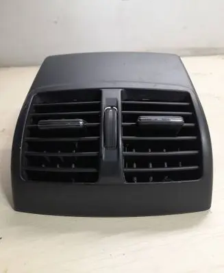 Mercedes-Benz E W212 Rear air vent grill A2128300954