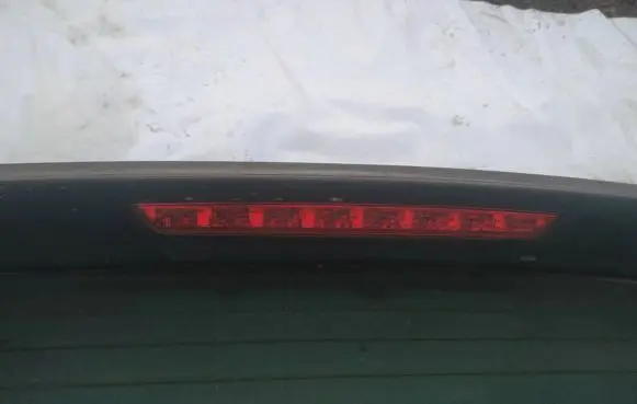 KIA Sportage Third/center stoplight
