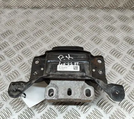 Engine mount bracket