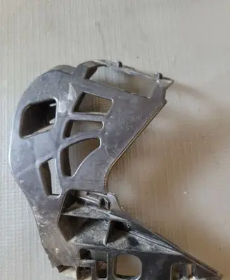 BMW 5 G30 G31 Front bumper mounting bracket 7385348