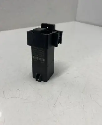 Skoda Fabia Mk3 (NJ) Glow plug pre-heat relay 04B907281 5C0971845C
