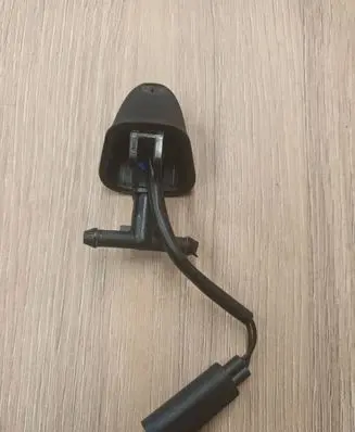 BMW 3 E90 E91 Windshield washer spray nozzle 8365385