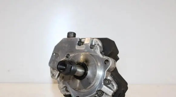 BMW 3 E90 E91 Fuel injection high pressure pump 7788670 0445010045