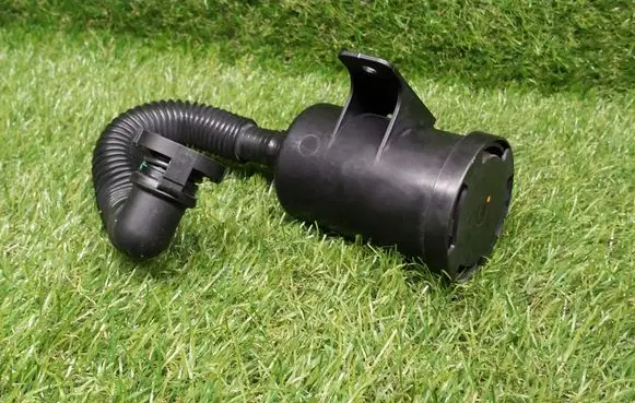 Active carbon filter fuel vapour canister