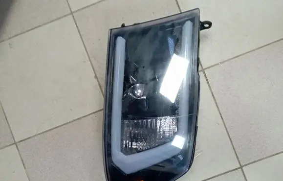Dodge VAN RAM Headlight/headlamp 68093216AB 68093216AC 68093216AD