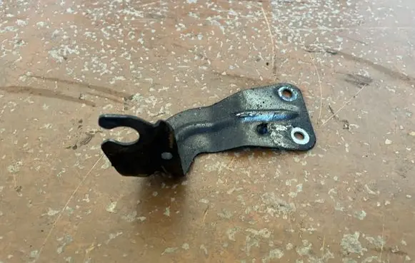 Ford Mondeo Mk III Other engine bay part