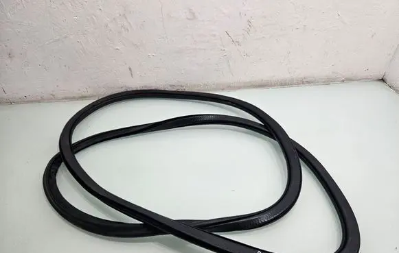 Audi A8 S8 D4 4H Front door rubber seal 