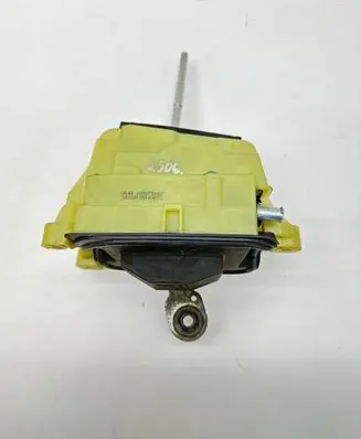 Mercedes-Benz C W204 Gear shifter/selector A2042677524