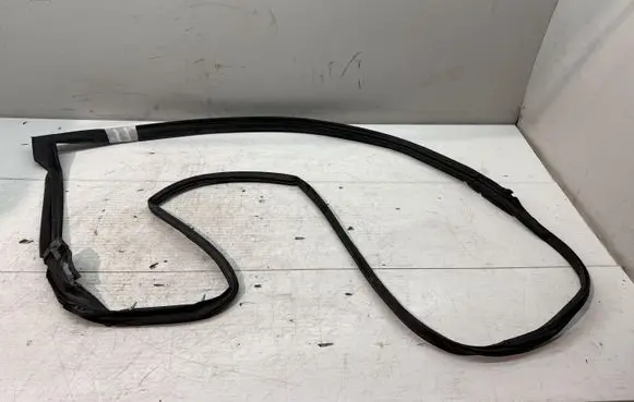 Lexus IS 220D-250-350 Rubber seal front door (on door) 6786253030