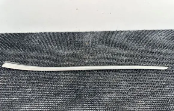 Peugeot 3008 I Windshield trim 9682757980