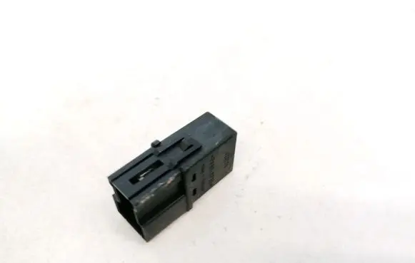 Volvo S40, V40 Other relay MB9533821L V23074