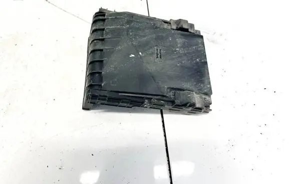 Volkswagen Golf V Fuse box cover 1k0937132 uset