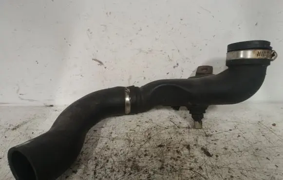 Toyota Avensis T270 Intercooler hose/pipe PA6GF15 HPO4 173620R030