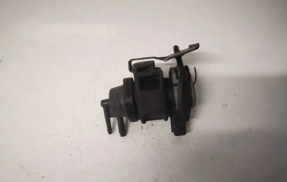 Nissan X-Trail T31 Turbo solenoid valve EV521 EV-521