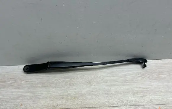 Volkswagen Touareg II Front wiper blade arm 7P0955409B