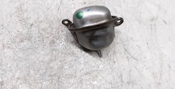 Vacuum air tank