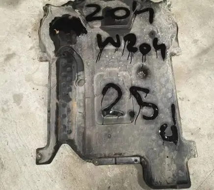 Mercedes-Benz C AMG W204 Engine splash shield/under tray