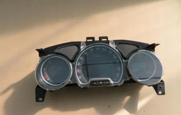 Citroen C5 Speedometer (instrument cluster) 9666324580