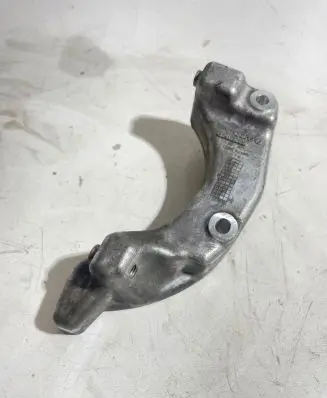 Volvo S60 Generator/alternator bracket 31401869