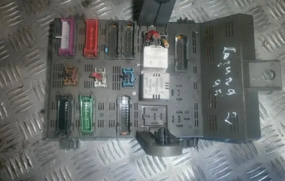 Renault Laguna I Fuse box set