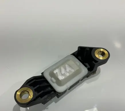 Mercedes-Benz E W211 Airbag deployment crash/impact sensor 0018209126 204071002