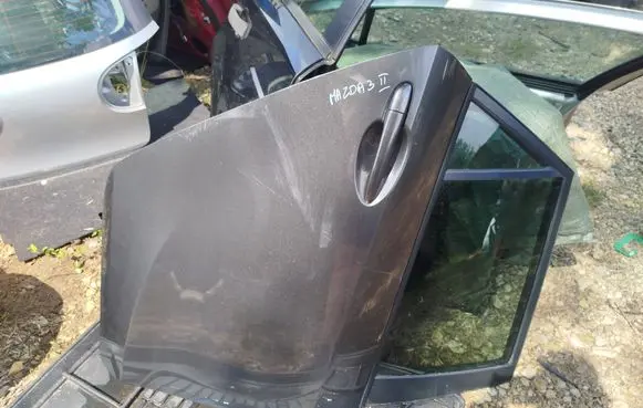 Mazda 3 II Rear door 38R