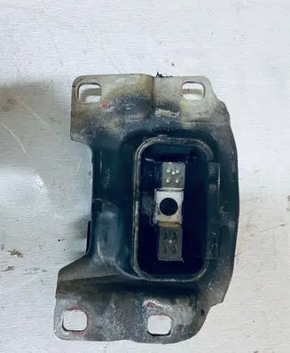 Ford Focus ST Engine mount bracket 322A069 821901