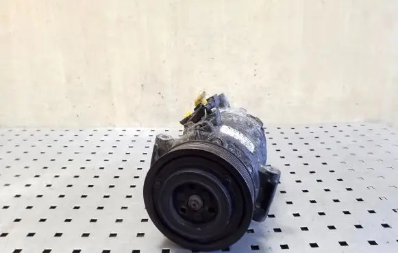 Volvo XC70 Air conditioning (A/C) compressor (pump) 31332528
