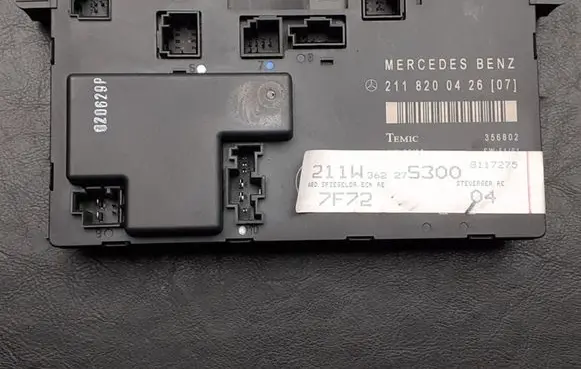 Mercedes-Benz E W211 Door control unit/module 2118200426