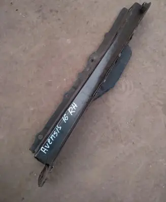 Toyota Avensis T270 Other front suspension part 