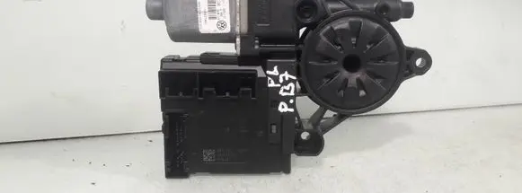Volkswagen PASSAT B7 Front door window regulator motor 3C0959793B BRF001 918431110