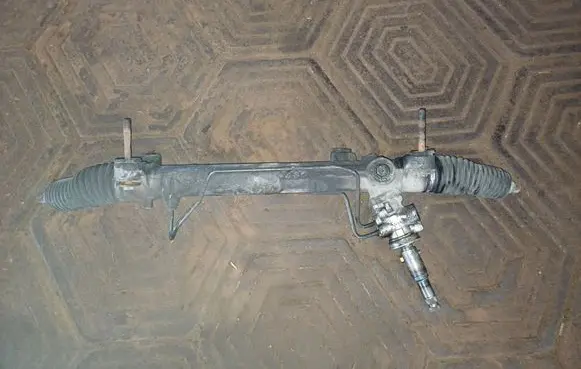 Toyota Avensis T250 Steering rack