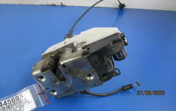 Renault Megane II Front door lock