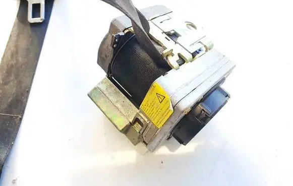 Rear seatbelt