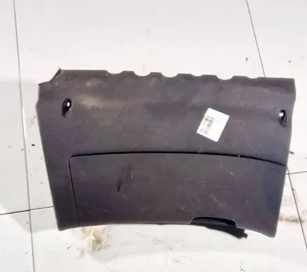 Glove box