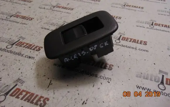 Toyota Auris 150 Electric window control switch