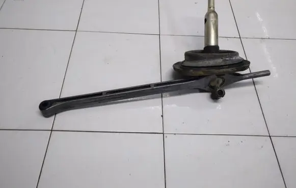 BMW 1 E81 E87 Gear shift rod 25117529066