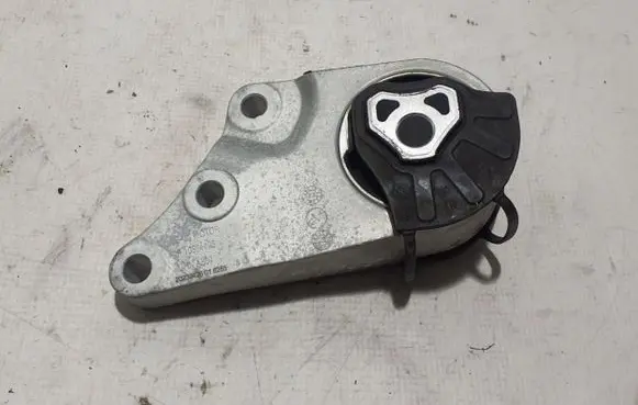MG ZS Engine mounting bracket 10884498