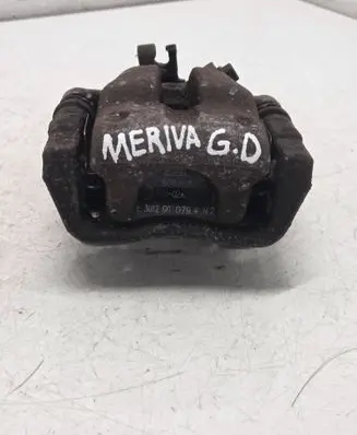 Opel Meriva B Rear brake caliper 