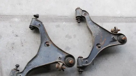 Nissan Pathfinder R51 Front control arm 128KW 488CC