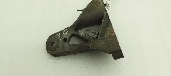 Jaguar XF X250 Engine mounting bracket 5R836061BA