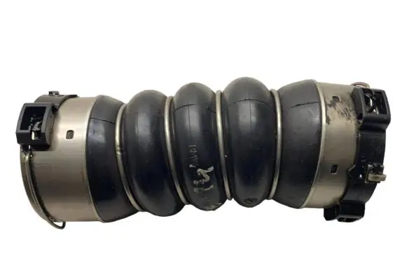 BMW 5 F10 F11 Intercooler hose/pipe 8513451