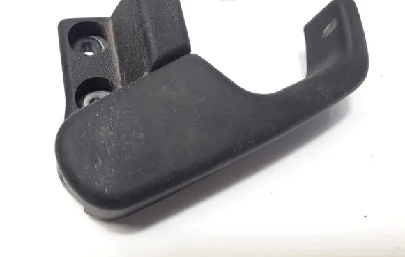 Engine bonnet (hood) release handle