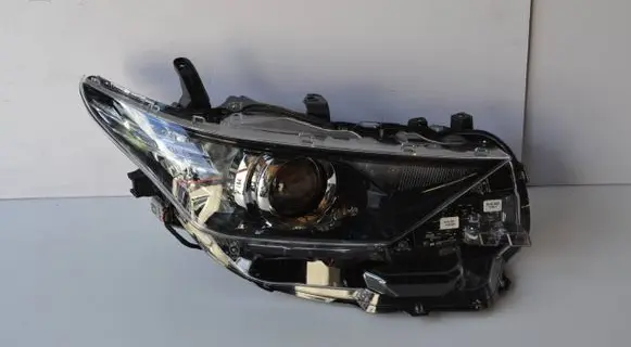 Toyota Auris E180 Headlight/headlamp 81130-02K30